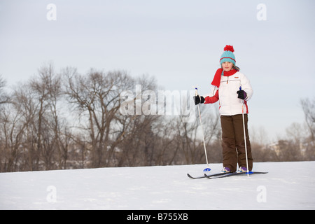 9 anno vecchio sci di fondo, Winnipeg, Canada Foto Stock