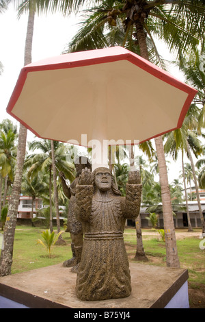 Una statua rappresenta l apostolo san Tommaso che è detto di avere spostato in Kerala nel 52 d.c. Foto Stock