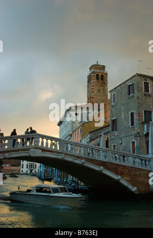 Lungo il Canale di Cannaregio a Venezia Italia Europa Foto Stock