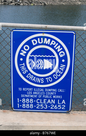 Nessun segno di dumping, Los Cerritos canale, Long Beach, California, Stati Uniti d'America Foto Stock