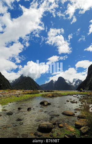Milford Sound Parco Nazionale di Fiordland sud ovest della Nuova Zelanda Foto Stock