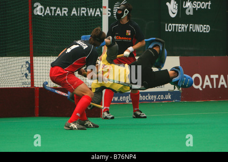 I giocatori di hockey che si fanno concorrenza a livello delle Nazioni Euro 2007 a Manchester Regno Unito (Irlanda v Repubblica Ceca) Foto Stock