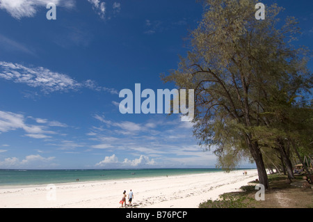 La spiaggia di Diani vicino a Mombasa Kenya Foto Stock