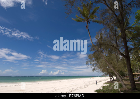 La spiaggia di Diani vicino a Mombasa Kenya Foto Stock