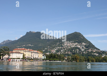 La città di Lugano sulle rive del Lago di Lugano (Lago di Lugano) nel canton Ticino in Svizzera. Vista dalla wat Foto Stock