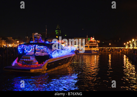 Vacanza in barca, display sfilata di luci Annapolis Maryland USA Foto Stock