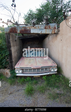 Classic auto parcheggiate in Bisbee AZ Foto Stock