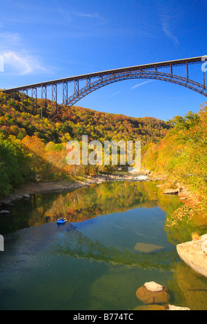 Travi a vista e New River Gorge Bridge, New River Gorge National River, West Virginia, USA Foto Stock