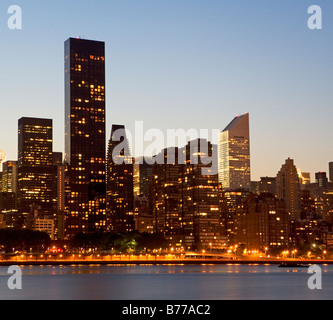 Skyline di Manhattan al crepuscolo Foto Stock