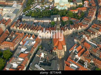 Fotografia aerea, Muenster city center con Prinzipalmarkt e San Lamberti la Chiesa, Muenster Muensterland, Nord Rhine-West Foto Stock