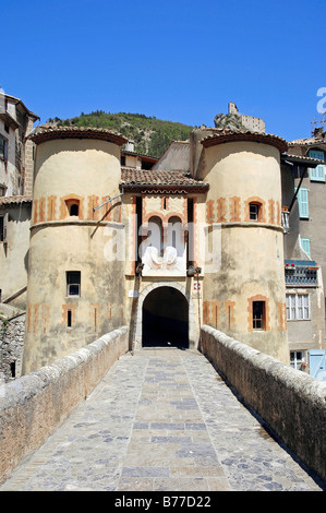 Town Gate, Entrevaux, Alpes-de-Haute-Provence, Provence-Alpes-Côte d'Azur, in Francia meridionale, Francia, Europa Francia, Europa Foto Stock