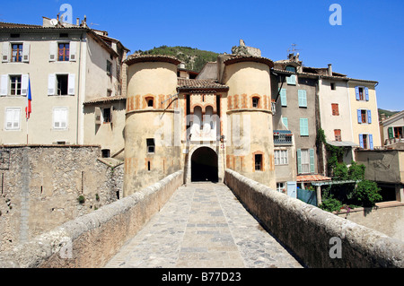 Town Gate, Entrevaux, Alpes-de-Haute-Provence, Provence-Alpes-Côte d'Azur, in Francia meridionale, Francia, Europa Francia, Europa Foto Stock