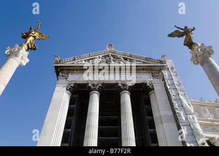 Monumento a Vittorio Emanuele II, punto di riferimento nazionale e Via del Corso, Roma, Italia, Europa Foto Stock