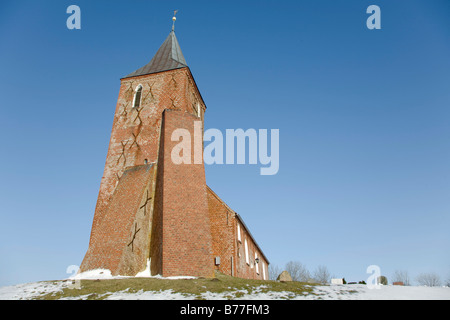 San Stephanus chiesa in Westerhever situato in un pontile sulla penisola di Eiderstedt in Frisia settentrionale, Schleswig-Holstein, Nord Foto Stock