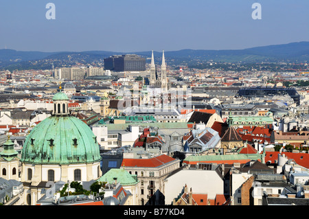 Vista dal campanile della cattedrale di Santo Stefano su Vienna, Austria, Europa Foto Stock