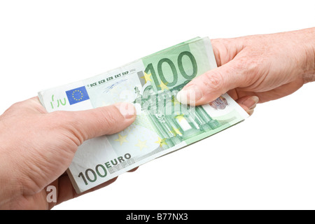 100 euro bill consegnato, le mani di un uomo e di una donna Foto Stock