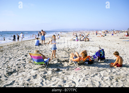 Persone alla spiaggia di San Diego in California Foto Stock