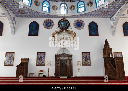 DITIB-Merkez-Mosque, vista interna, di nuova costruzione in stile ottomano, una delle più grandi moschee in Germania, Duisburg-Marxloh, Foto Stock