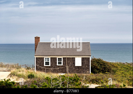 Piccolo cape cod cottage con vista sull'oceano wellfleet, cape cod, ma Foto Stock