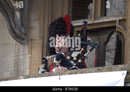 Bagpiper a Banbury 400 Charter Foto Stock