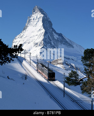 Il Cervino e Gornergratbahn in inverno, Svizzera Vallese, Alpi Foto Stock