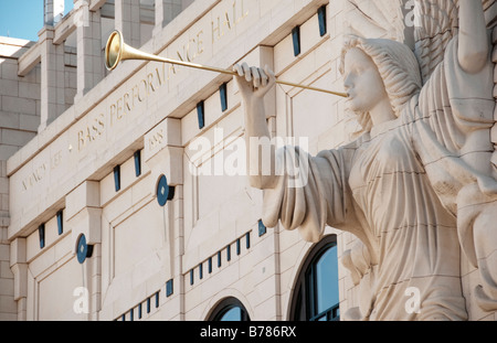 Angelo ha la facciata della Bass Performance Hall nel centro di Fort Worth Texas Tarrant County USA Foto Stock