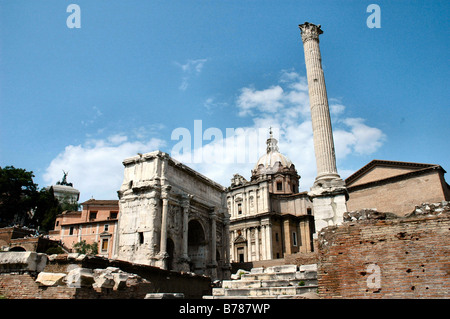 Colonna di Phocas/Arco di Settimio Severo, Roma Foto Stock