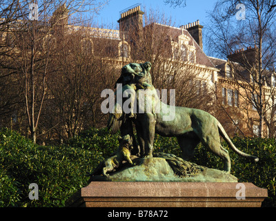 Royal tigre del Bengala con un pavone 1867 Foto Stock