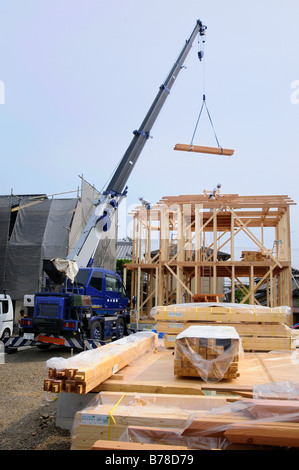 Montaggio di una moderna casa prefabbricata in luce quadro in legno di costruzione, Iwakura, Giappone, Asia Foto Stock