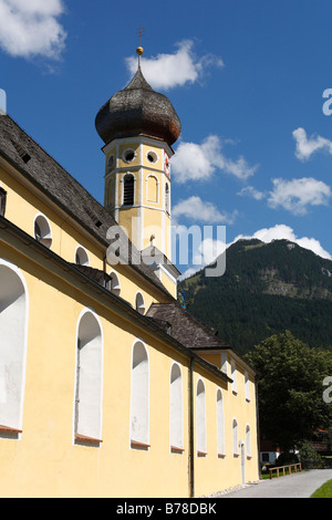 San Martino la chiesa parrocchiale in Fischbachau, Alta Baviera, Baviera, Germania, Europa Foto Stock