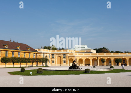 Piazzale di fronte palazzo Schoenbrunn, Vienna, Austria, Europa Foto Stock