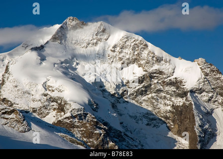 Mt Piz Bernina, 4048 m, solo montagna sopra 4000 m e la montagna più alta delle Alpi Orientali, Buendner Alpi del Canton Graubuend Foto Stock