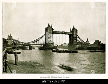 Il Tower Bridge 1894 foto dell'iconico ponte sul Fiume Tamigi a Londra nel corso della sua apertura Foto Stock