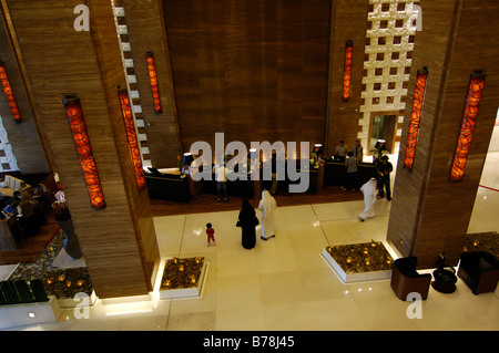 La lobby dell'hotel di Kempinski Hotel Mall of the Emirates, Dubai, Emirati Arabi Uniti, Emirati arabi uniti, Medio Oriente Foto Stock