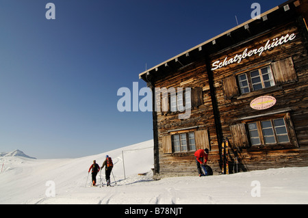 Schatzberghuette, sci escursionisti su un trek Monte Joel e Monte Laempersberg, Wildschoenau, Tirolo, Austria, Europa Foto Stock