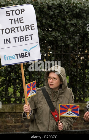 Protestor a Londra Torcia olimpica Foto Stock