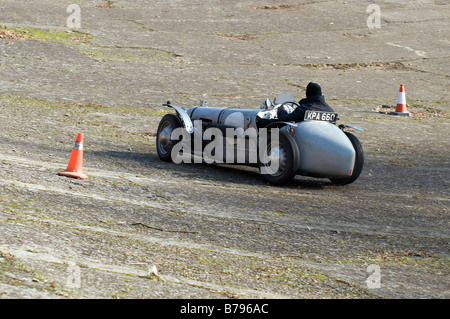 1928 30 Austin Ulster Special 747cc VSCC nuovo anno di prove di guida Brooklands Gennaio 2009 Foto Stock