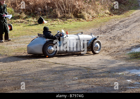 1928 30 Austin Ulster Special 747cc VSCC nuovo anno di prove di guida Brooklands Gennaio 2009 Foto Stock