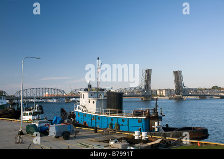 WISCONSIN - Tug barche ormeggiate vicino alla porta County Museo Marittimo sulla baia di storione. Foto Stock