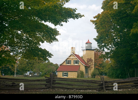 WISCONSIN - Eagle Bluff Faro si affaccia sul Lago Michigan dalla penisola parco dello stato nei pressi di pesce Creek nella contea di porta. Foto Stock