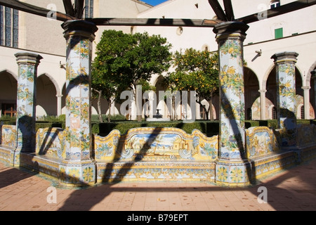 Santa Chiara la chiesa e convento di cloistry Napoli Campania Italia Foto Stock