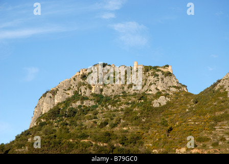 Vista di 12C castello moresco, Vall de Gallinera, Marina Alta, Provincia di Alicante, Comunidad Valenciana, Spagna Foto Stock