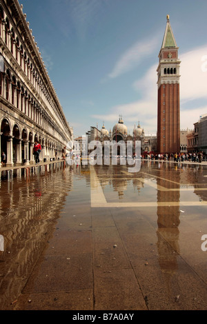 Inondazioni, Aqua Alta, a Piazza San Marco a Venezia, Italia e Europa Foto Stock