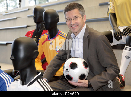 Herbert Hainer, presidente dell'Adidas AG, prima della conferenza stampa sul bilancio del 05.03.2008 in Herzogena Foto Stock