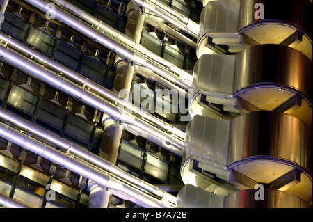 Lloyds edificio dall'architetto Richard Rogers di notte, Londra, Inghilterra, Gran Bretagna, Europa Foto Stock