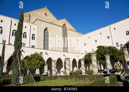 Santa Chiara la chiesa e convento di cloistry Napoli Campania Italia Foto Stock