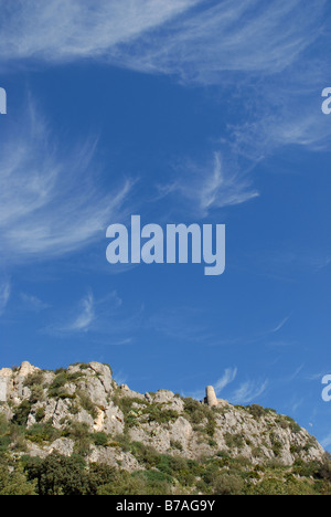 Vista di 12C castello moresco, Vall de Gallinera, Marina Alta, Provincia di Alicante, Comunidad Valenciana, Spagna Foto Stock