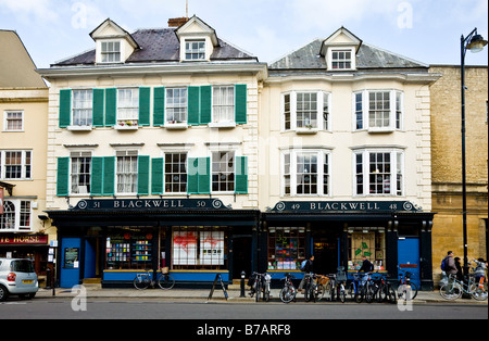 Blackwell's bookshop su Broad Street, Oxford, Inghilterra, Regno Unito. Foto Stock