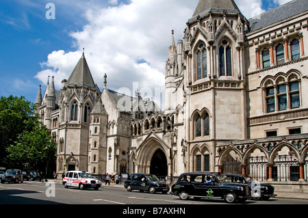 London Royal Courts of Justice tribunali Strand Fleet Street Holborn gotico vittoriano Foto Stock