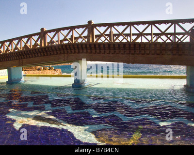 Passerella Ponte in Dahab sulla penisola del Sinai in Egitto Foto Stock